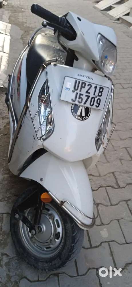 Scooty activa i