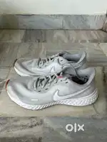 Nike Revolution size 7 shoes