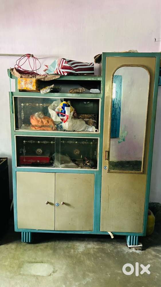 Showcase with new condition