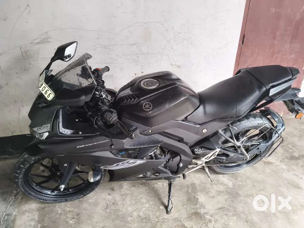 Yamaha r15 v3s
