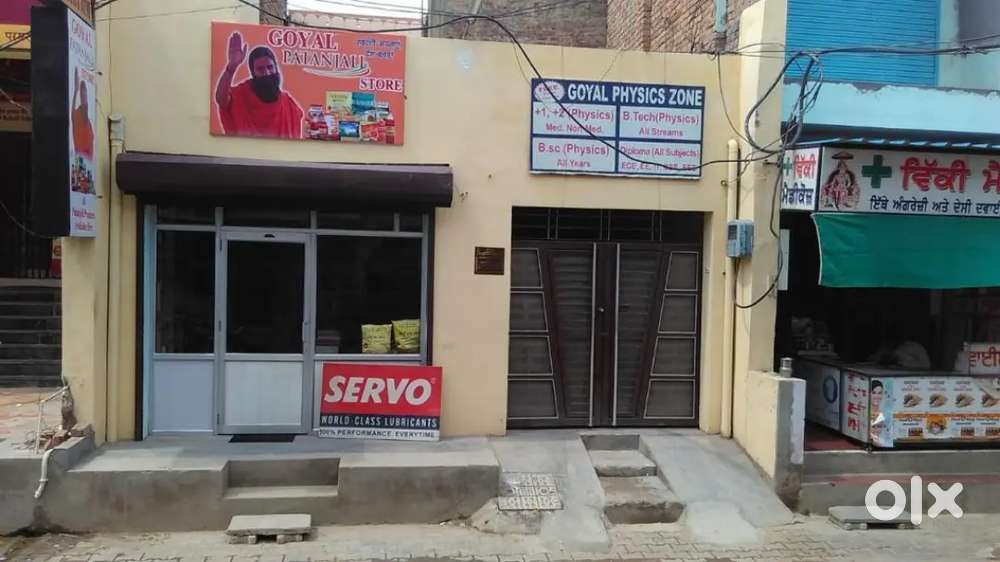 Shop for rent at main chowk main road paras ram nagar