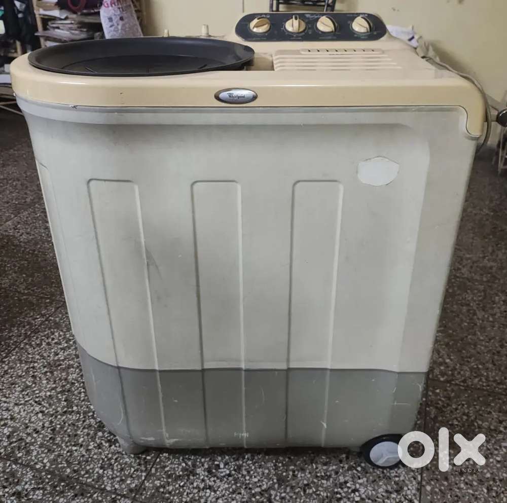 Whirlpool 7.5 KG Semi Automatic Washing Machine with agitator