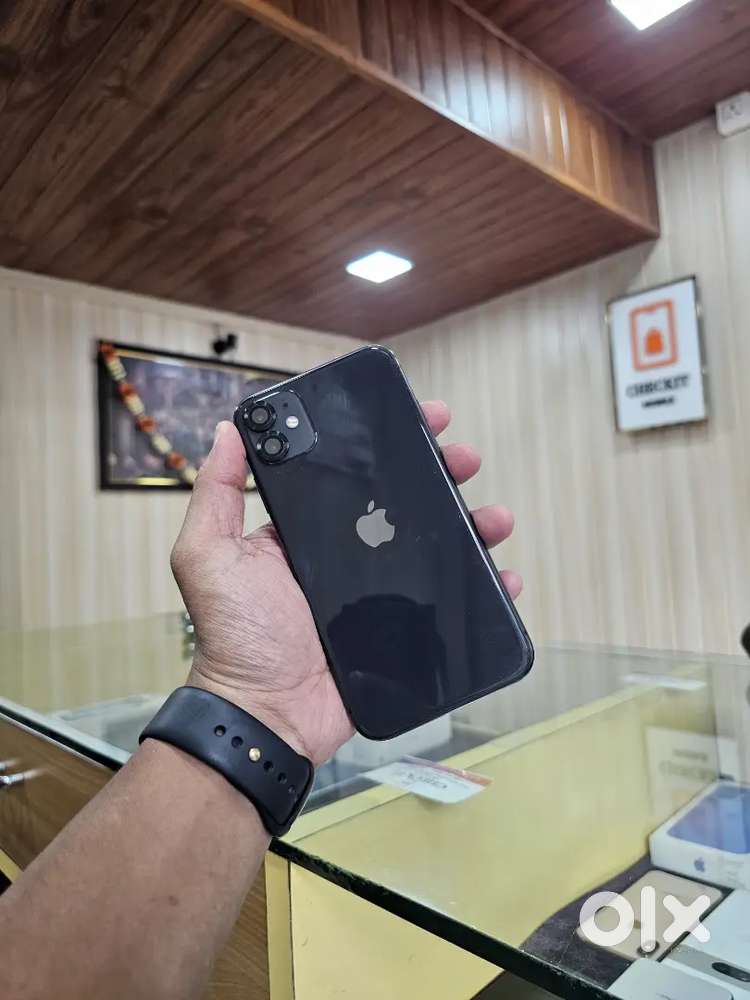 CHECKIT:- iphone 11 128Gb black Colour in Excellent Condition