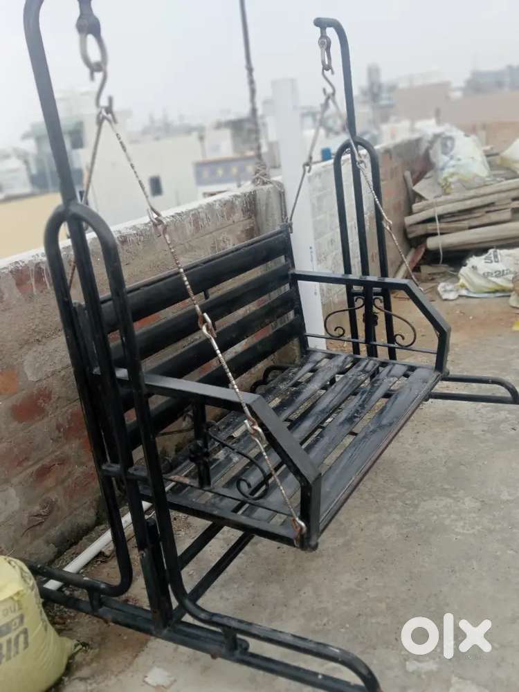 झूला  बेस्ट कंडिशन में