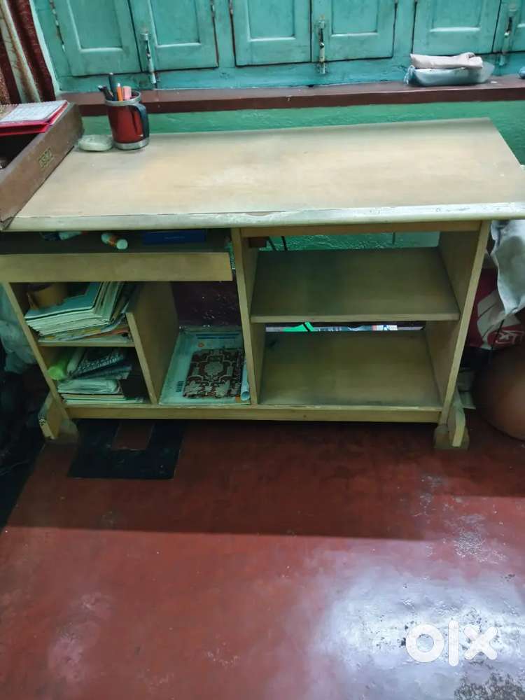 Computer table with multiple racks