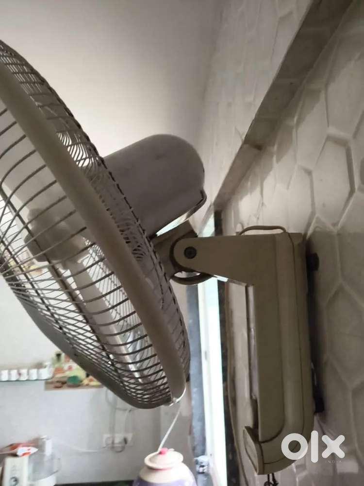Crompton wall mount fan