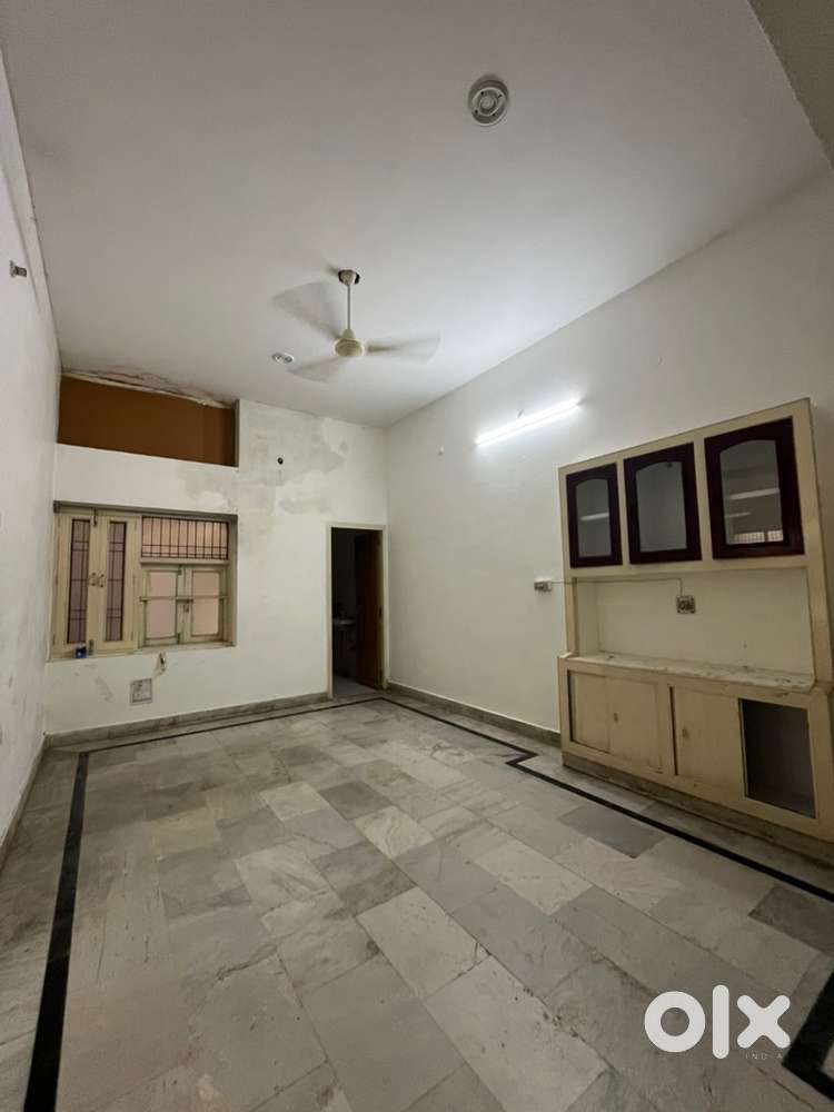Independent 2bhk  house for rent only for family