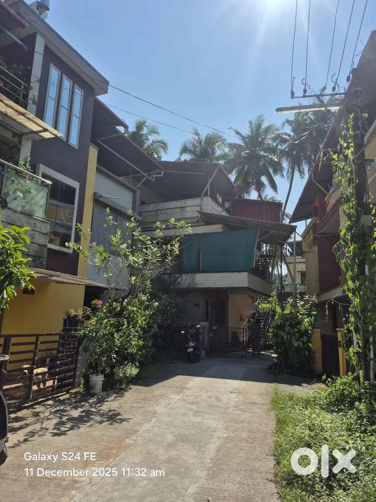 Single  Room bathroom  addachhed