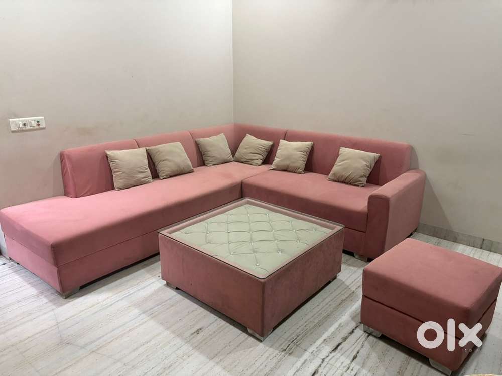 L shaped sofa (8seater ) with puffy and centre table and cushions