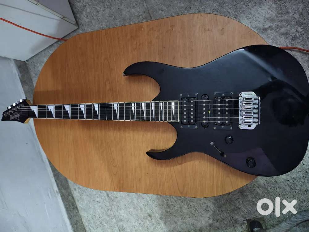 Electric guitar good working condition