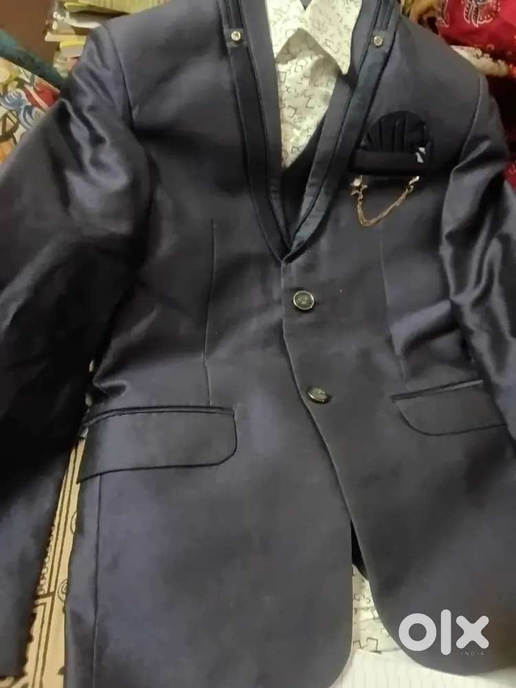 Party wear