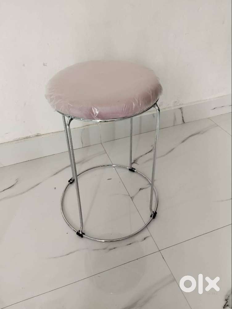 ELEGANT VANITY STOOLS (CUSHION TOP) ON RENT