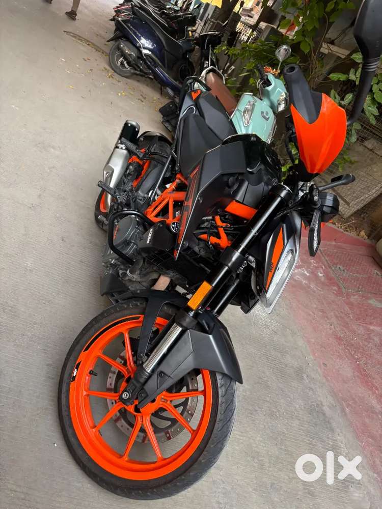 Model 2023.   km 18000  Vehicle Mint condition