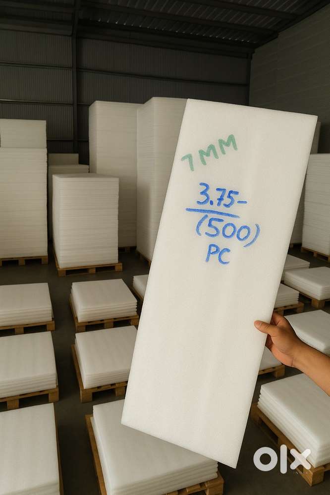 Foam pieces for bags and dresses packing