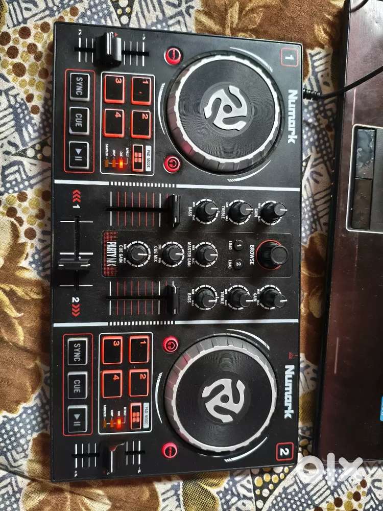 Numark partymix dj controller