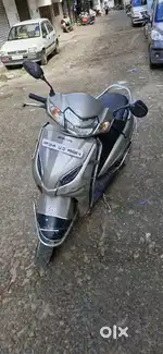 Activa 5g single hand scooter