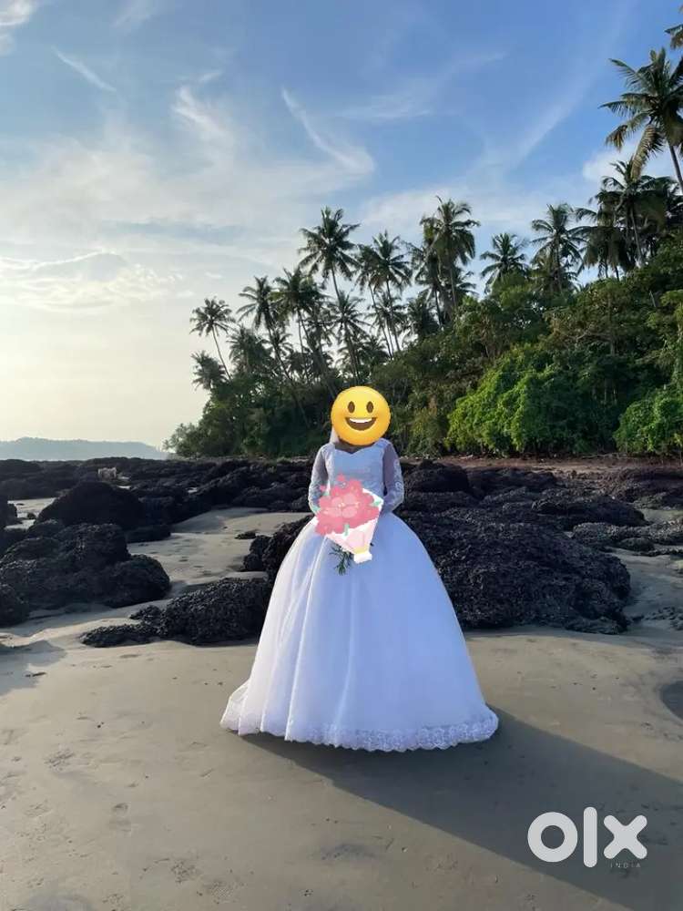 Used Wedding gown along with accessories