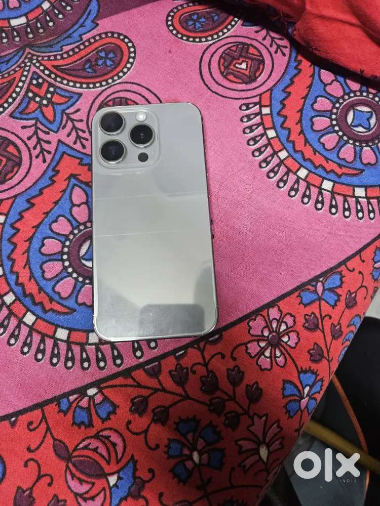I phone 15 pro titanium 128gb