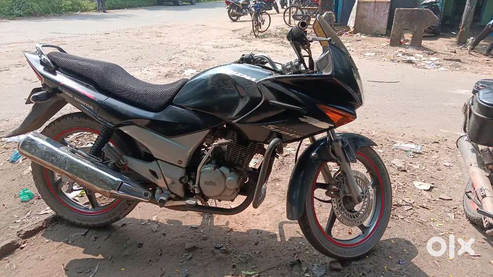 Hero honda Karizma