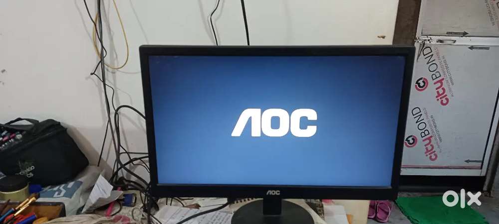 AOC monitor 18 inch