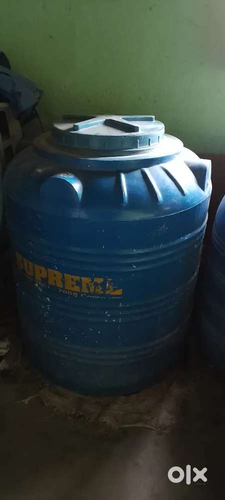 Syntex Water tank (500l), With 2 big cans(200l)