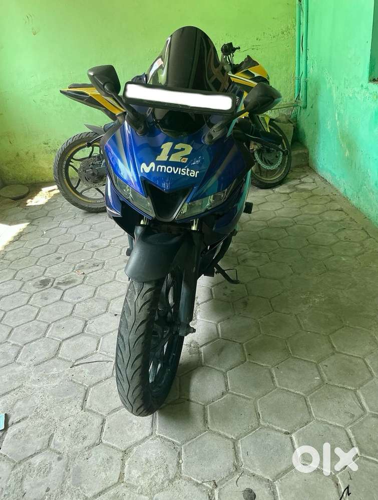 Yamaha r15 v3 ( movister edition)