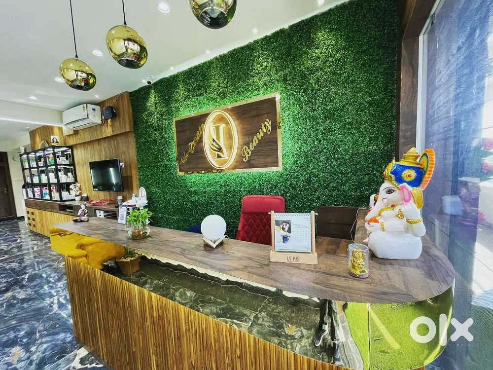 FULLY FURNISHED LUXURIOUS SALON FOR SALE