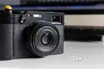 FUJIFILM X100V 26.1MP COMPACT CAMERA - BLACK - 4300 SHUTTER COUNT