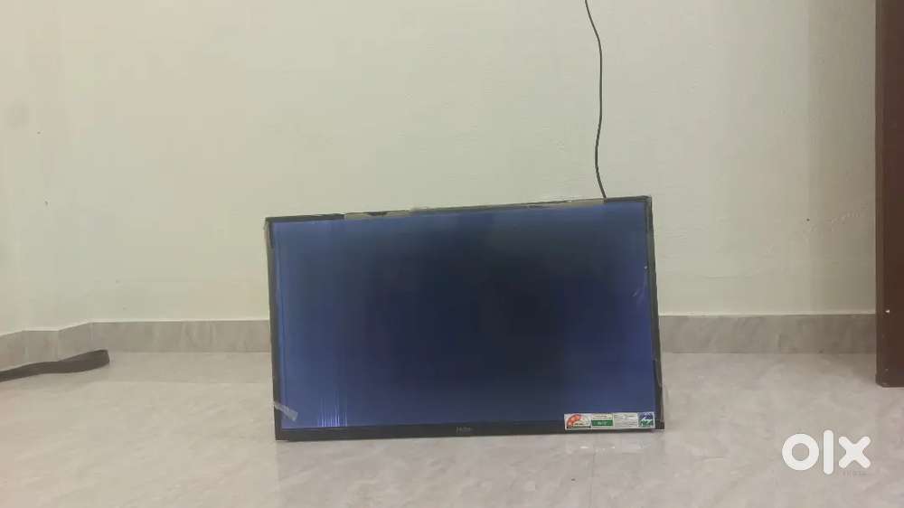 Tv ka bas display kharab hai aur sab kuch thik 3 saal purana hai