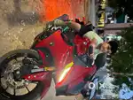 Yamha r15 v4 red colour
