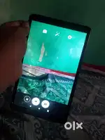 Display kam krr ta h prr thora tuta hua h