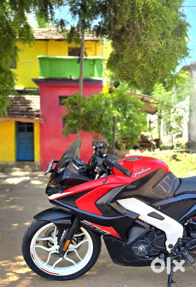 Bajaj RS 200 Abs