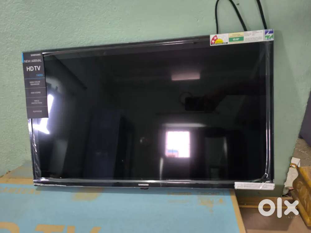 32 Inch New Samsung HD TV