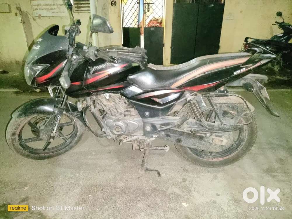 Bajaj pulsar 150 BSIV