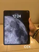 Ipad pro 6th gen m2 12.9 inch 256 gb like new condition free cover