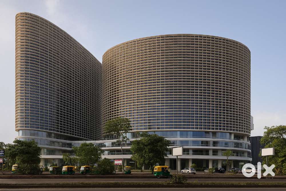 Luxurious Office Space Available On Prime Location - S.G. Highway