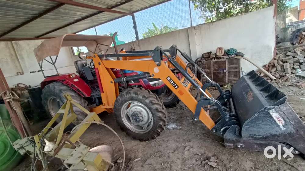 RJMT heavy machine and Mahindra arjun 4 ×4 tractor