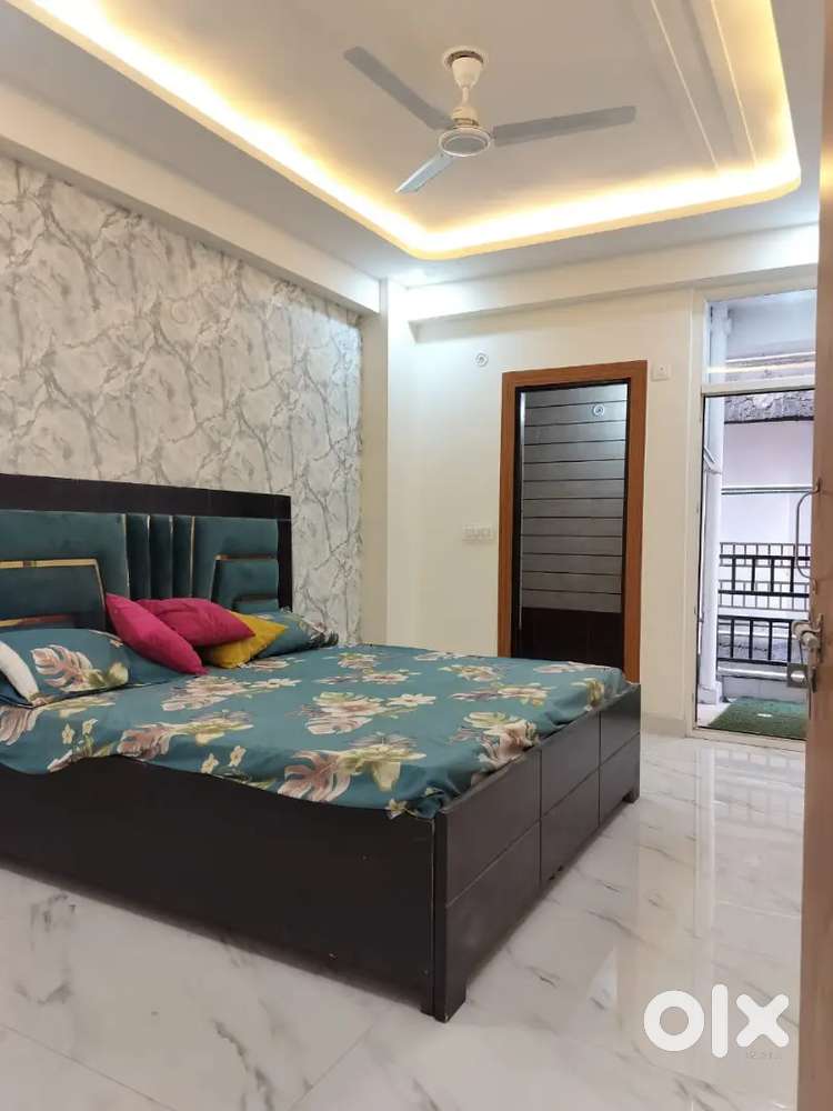 Your prime location in 2bhk flat Sami furnished flat ready to move