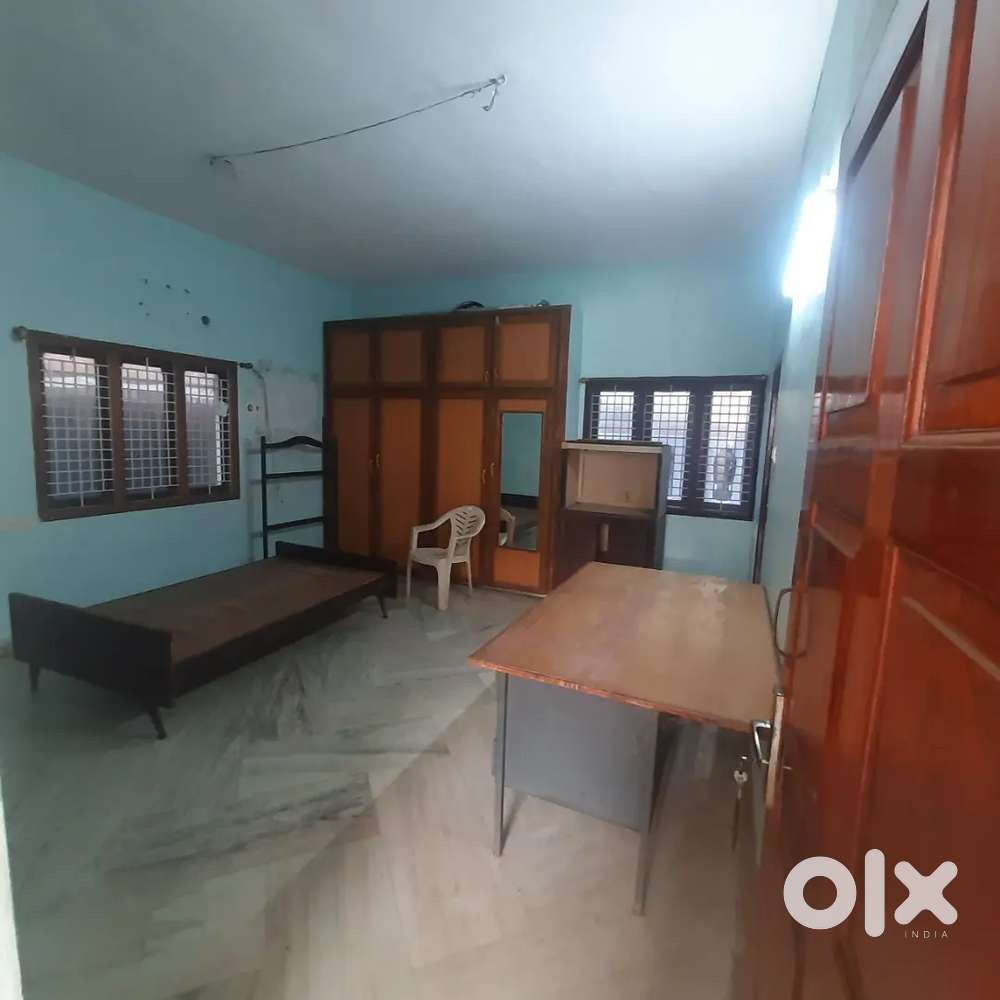 Single room for rent only for mbbs doctors