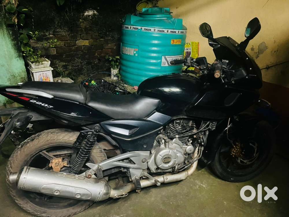 Pulsar 220 Bs 3