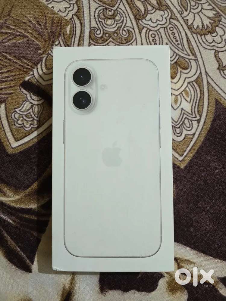 Iphone 16 White colour 128gb *only activated*