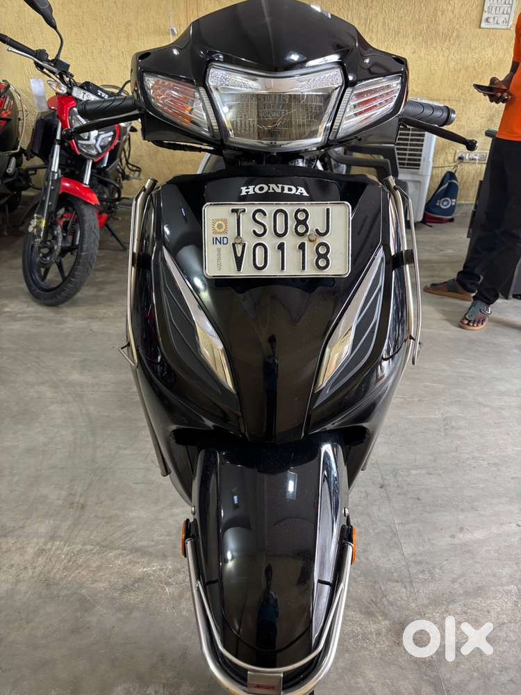 Pearl igneous black colour Activa smart modal 2023