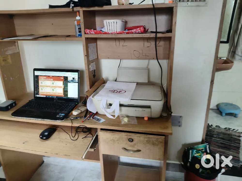 Computer table with shelves