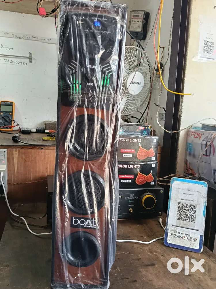 Boat company ka speaker Tower bluetooth connecting FM and sound qualit