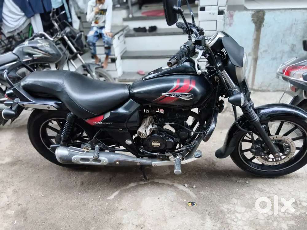 Bajaj avenger 220