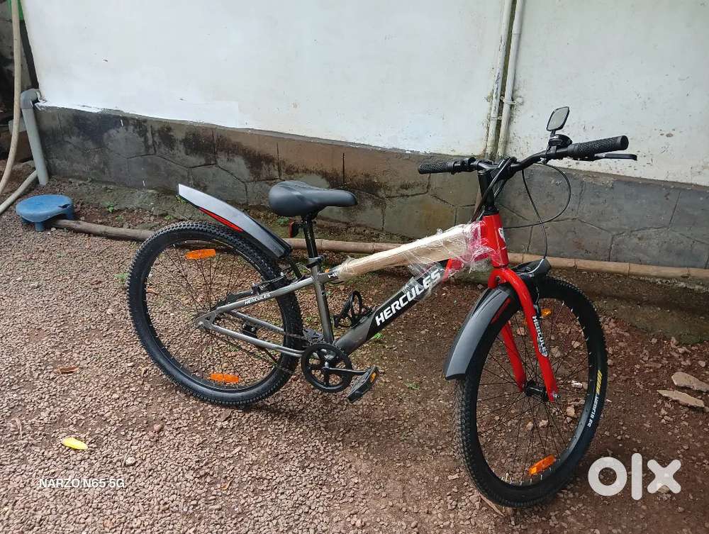 പുത്തൻ വണ്ടിയാണ് പുതിയ വണ്ടിയാണ് ഒരു കമ്പ്ലൈന്റ് ഇല്ല