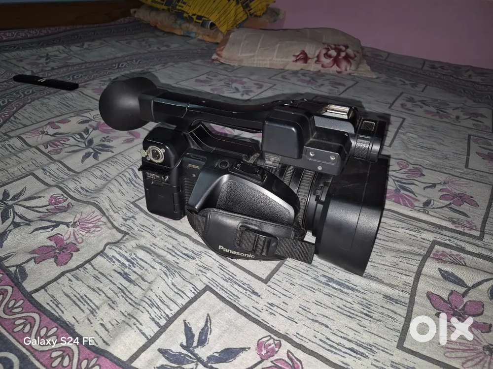 Panasonic HC-PV100 – Excellent Condition