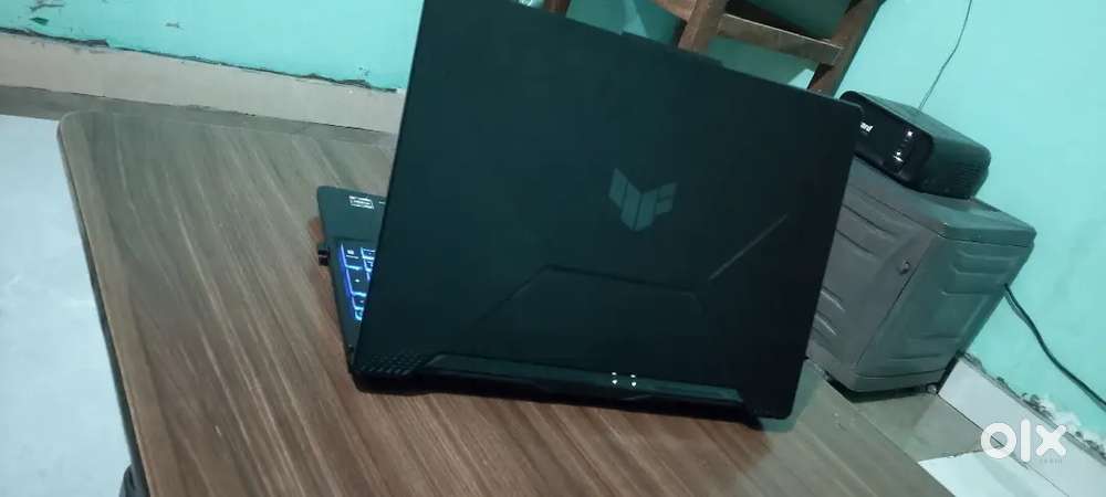 New brand laptop only 6 month use