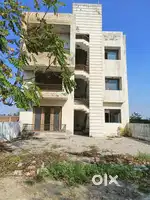 6bhk unfurnished independent floor in 300 sq yds