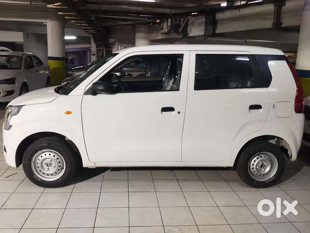 Hiring Permanent Ola/Uber Driver  WagonR CNG  Fixed or 65-35 Share